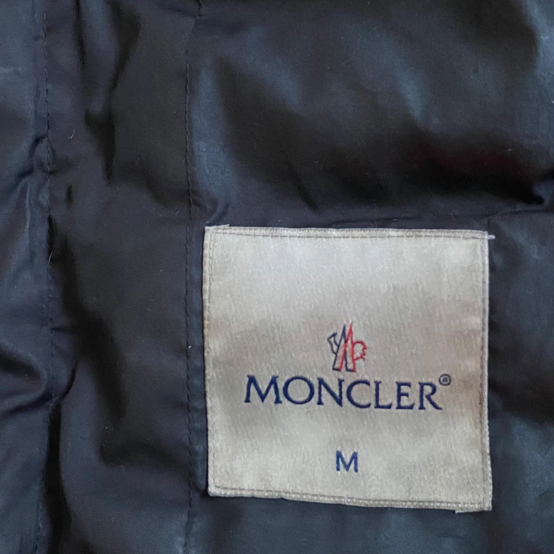 Svart dunväst från Moncler - 3