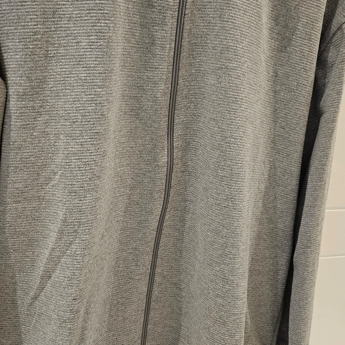 Grå tröja med dragkedja från DeFacto - 2