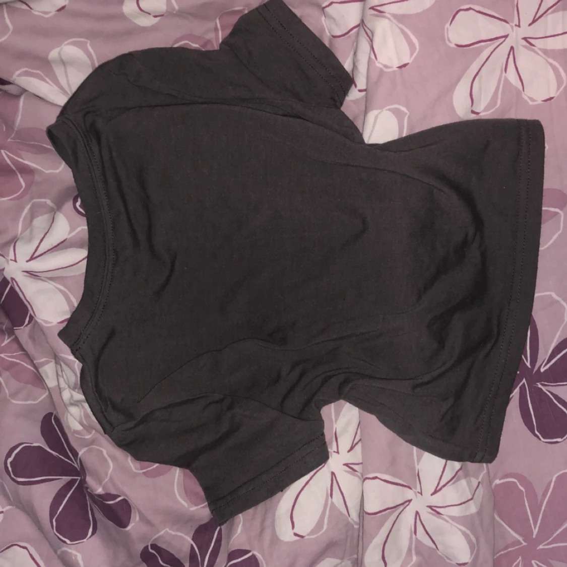 Grå t-shirt med tryck - 2