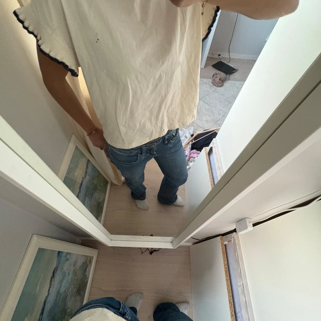 Vit t-shirt med volangdetaljer från Zara