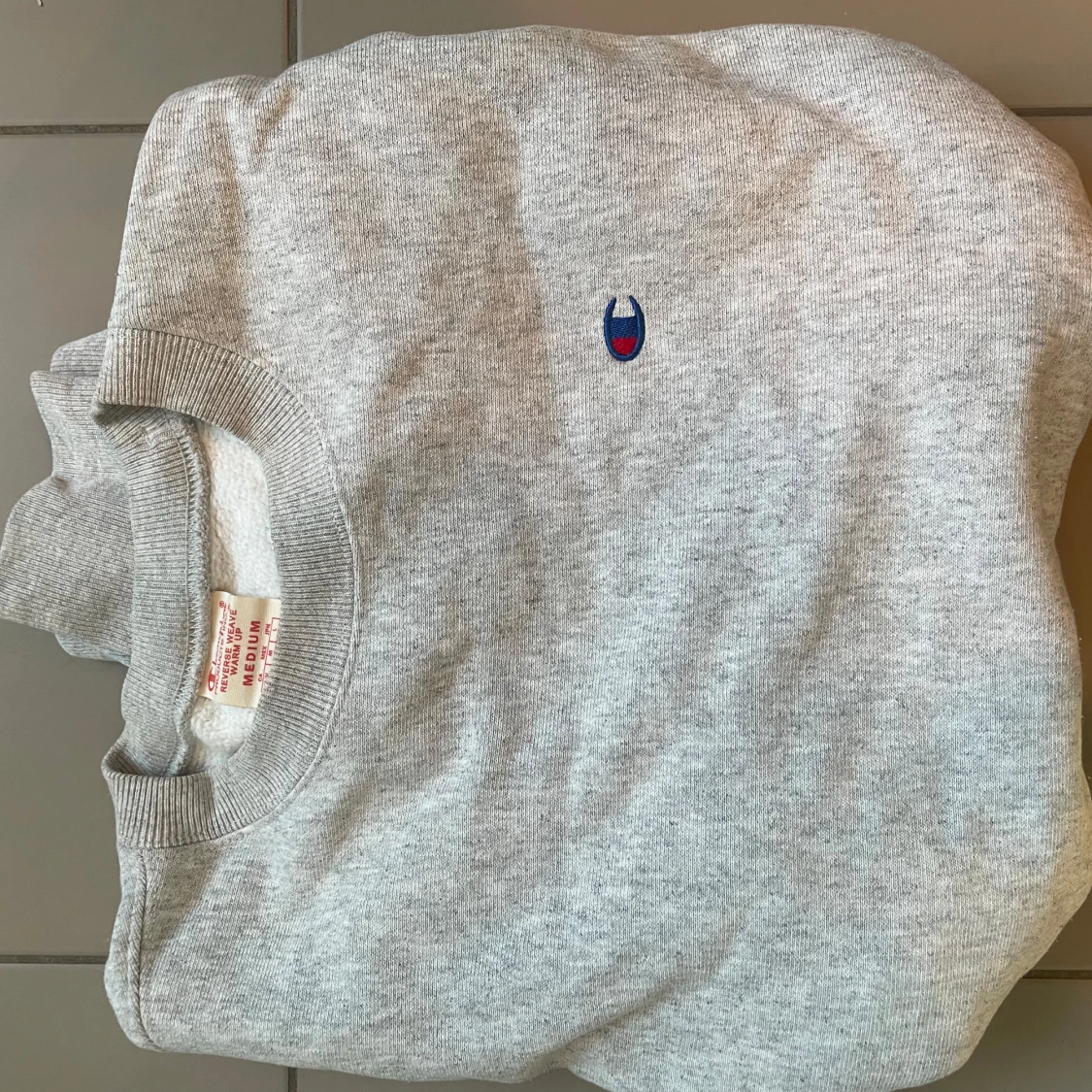 Grå sweatshirt från Champion - 2