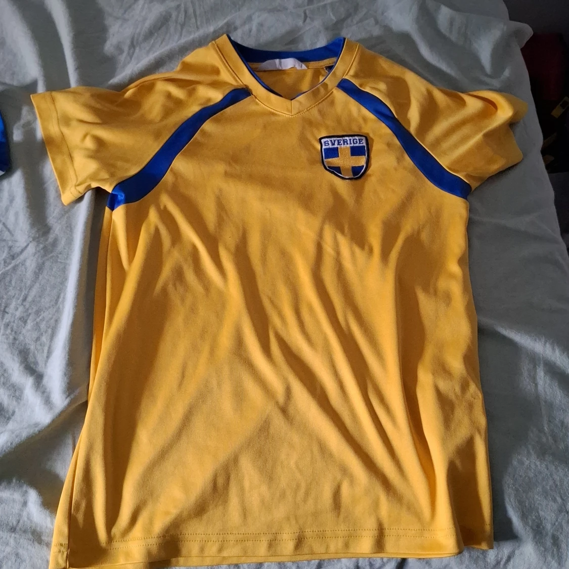 Gul fotbollströja från H&M