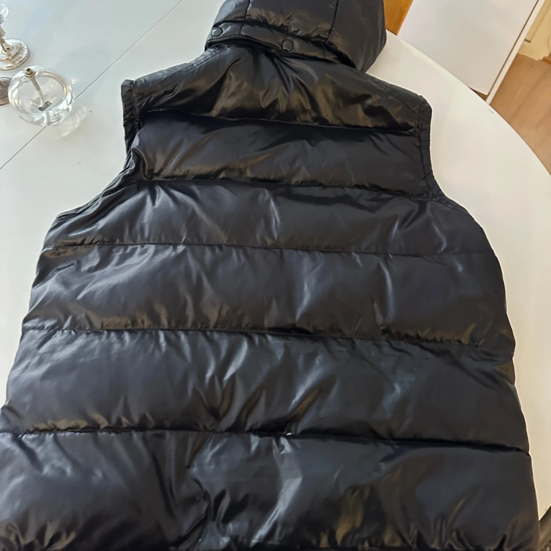 Svart dunväst från Moncler - 2