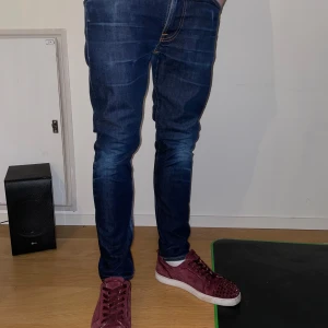 Nudie lean Dean  - Fet nudie jeans i storlek 31/30