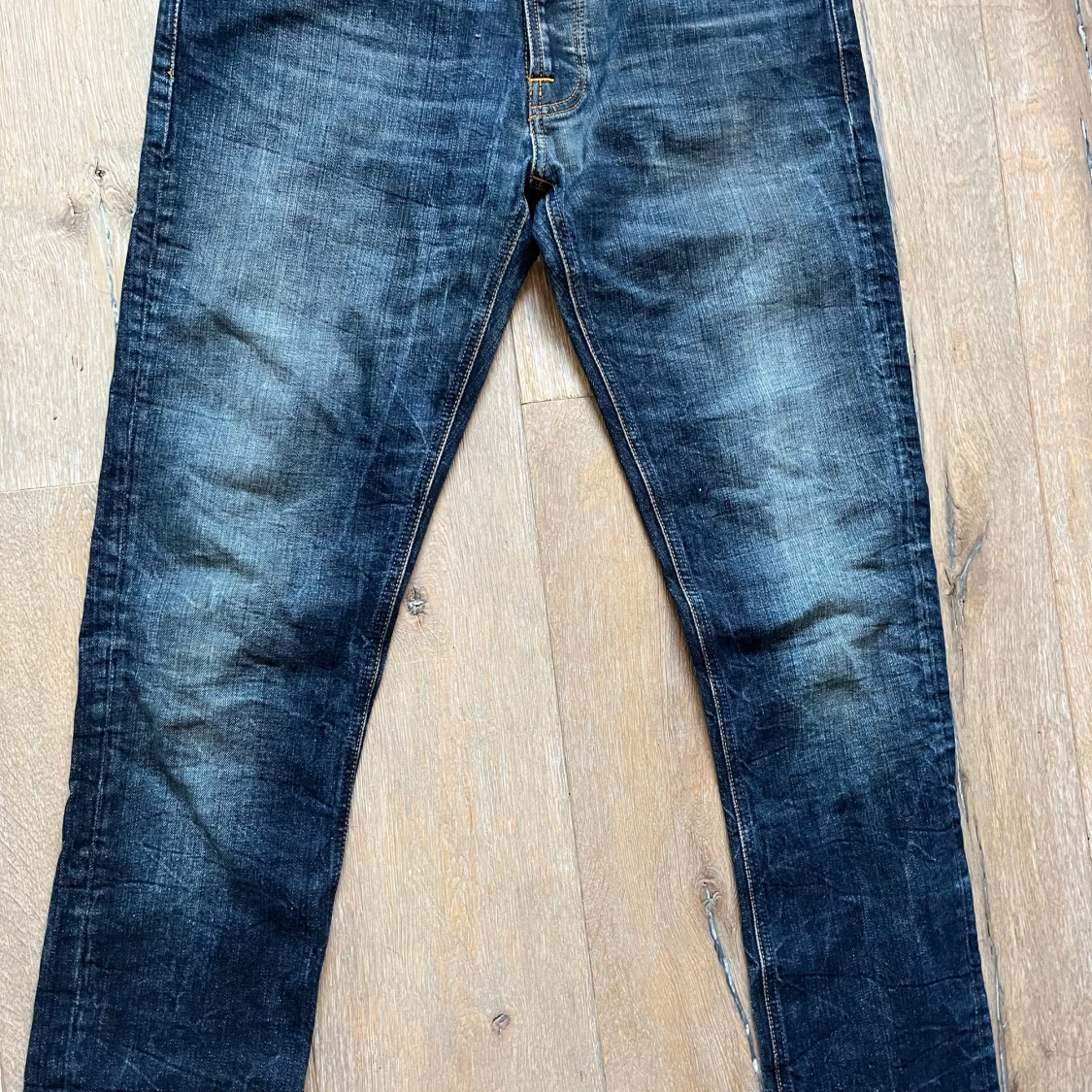 Mörkblå jeans från Nudie Jeans