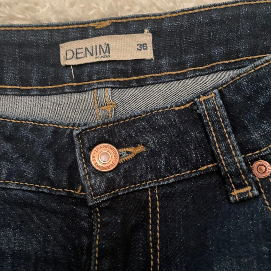 Mörkblå jeans från Lindex - 3