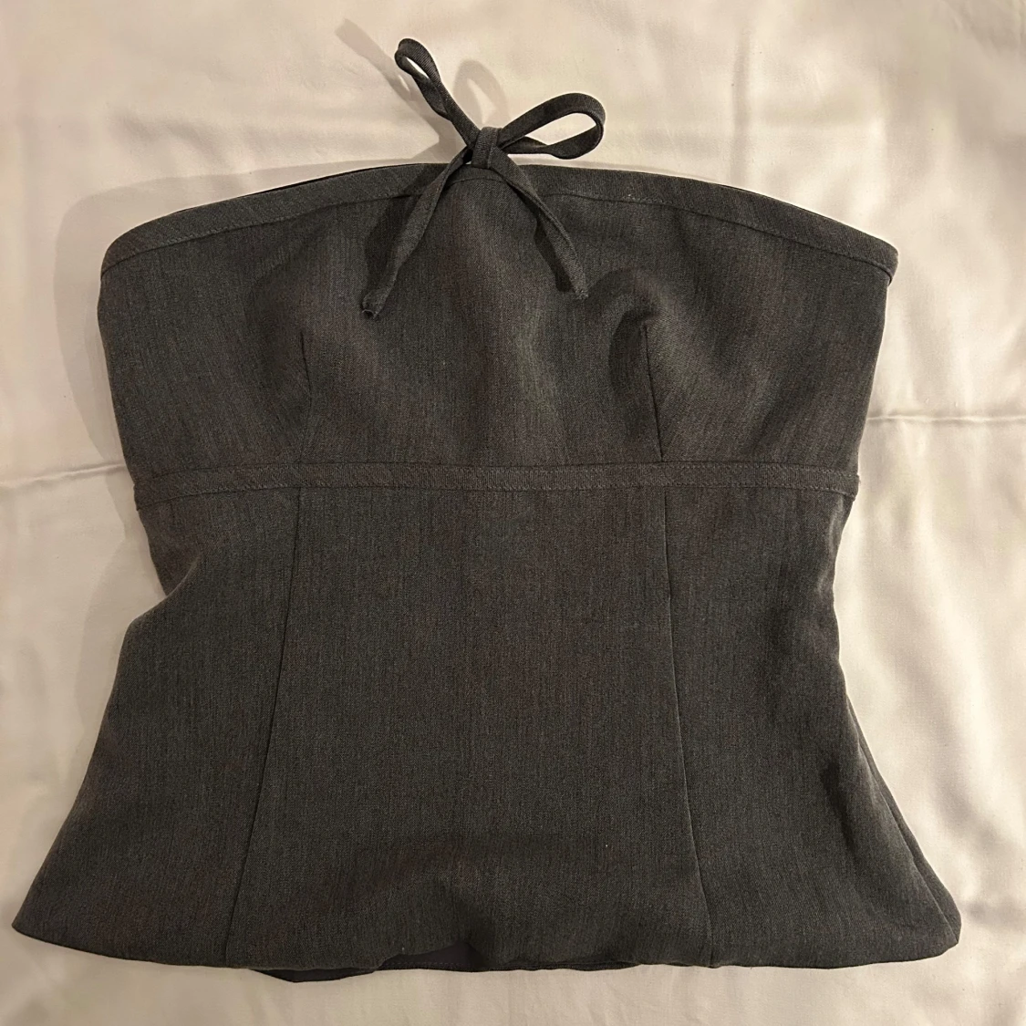 Grå tubtopp med knytband - 1