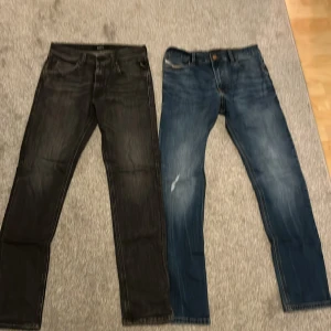 DEAL!! Två par jeans - Säljer två par jeans ett par är från replay medans det andra e från diesel. Skick 9/10 på både 
