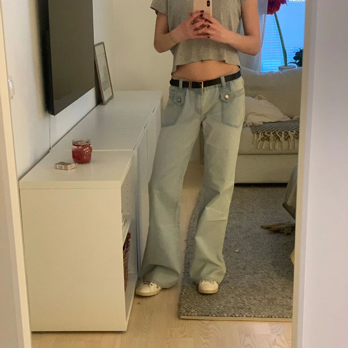 Ljusblå jeans med vida ben - 2