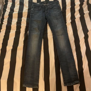 Jack and Jones jeans  - Snygga jack and Jones jeans i bra skick. W27 L32 , Modell slim Glenn 