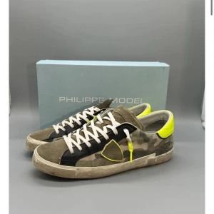 Philippe Model PRSX - - Skick 8/10  - Tillbehör: Box  - Nypris: 4000 SEK  - Storlek: 45