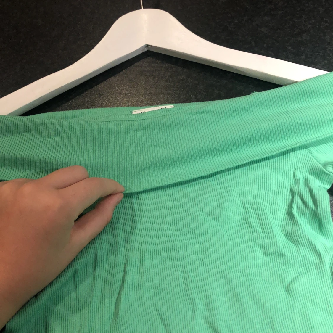 Grön offshoulder topp från Kappahl - 92