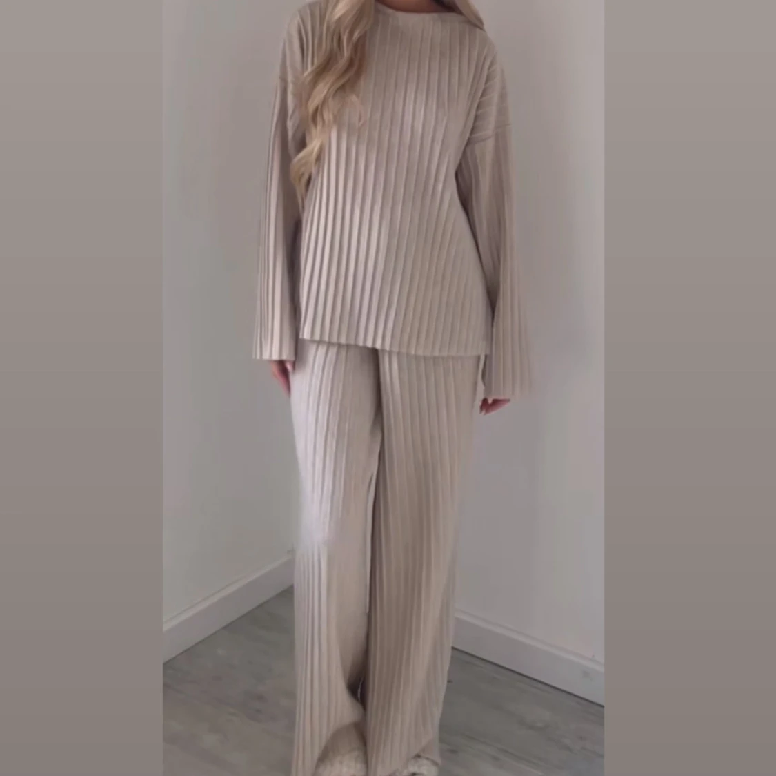 Beige ribbat set från Zara