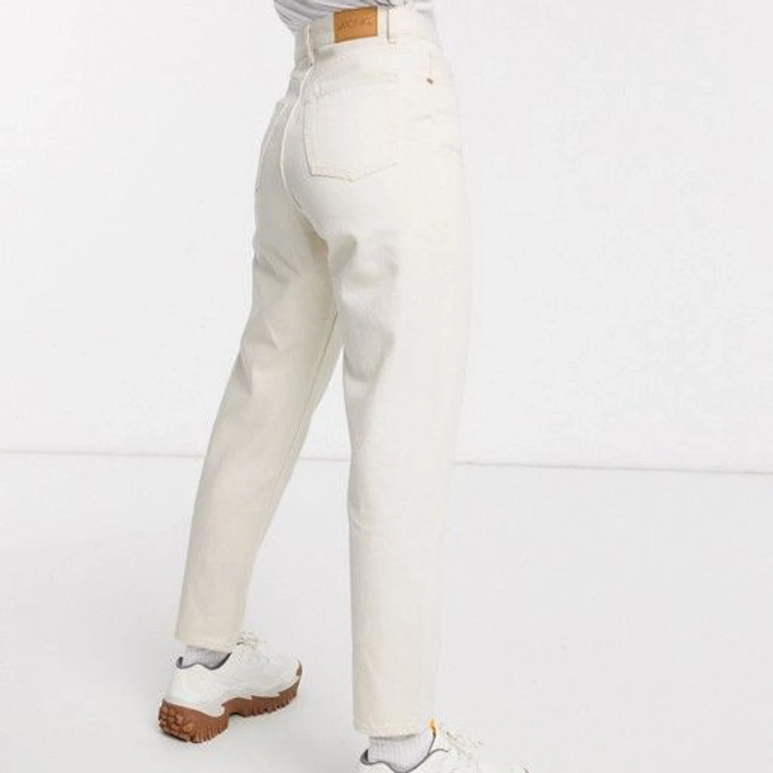 Vita jeansbyxor Taiki