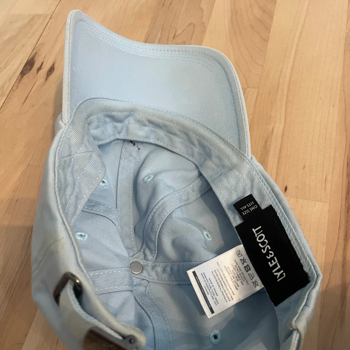 Ljusblå keps från Lyle & Scott - 92