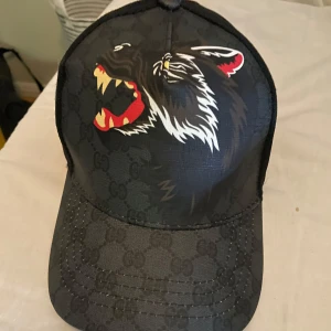 Gucci keps  - Riktig fet keps, den är helt ny och oanvänd. Original lapp följer med. Tveka inte vid frågor 