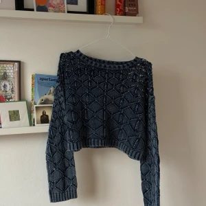 stickad crop top - aldrig använd