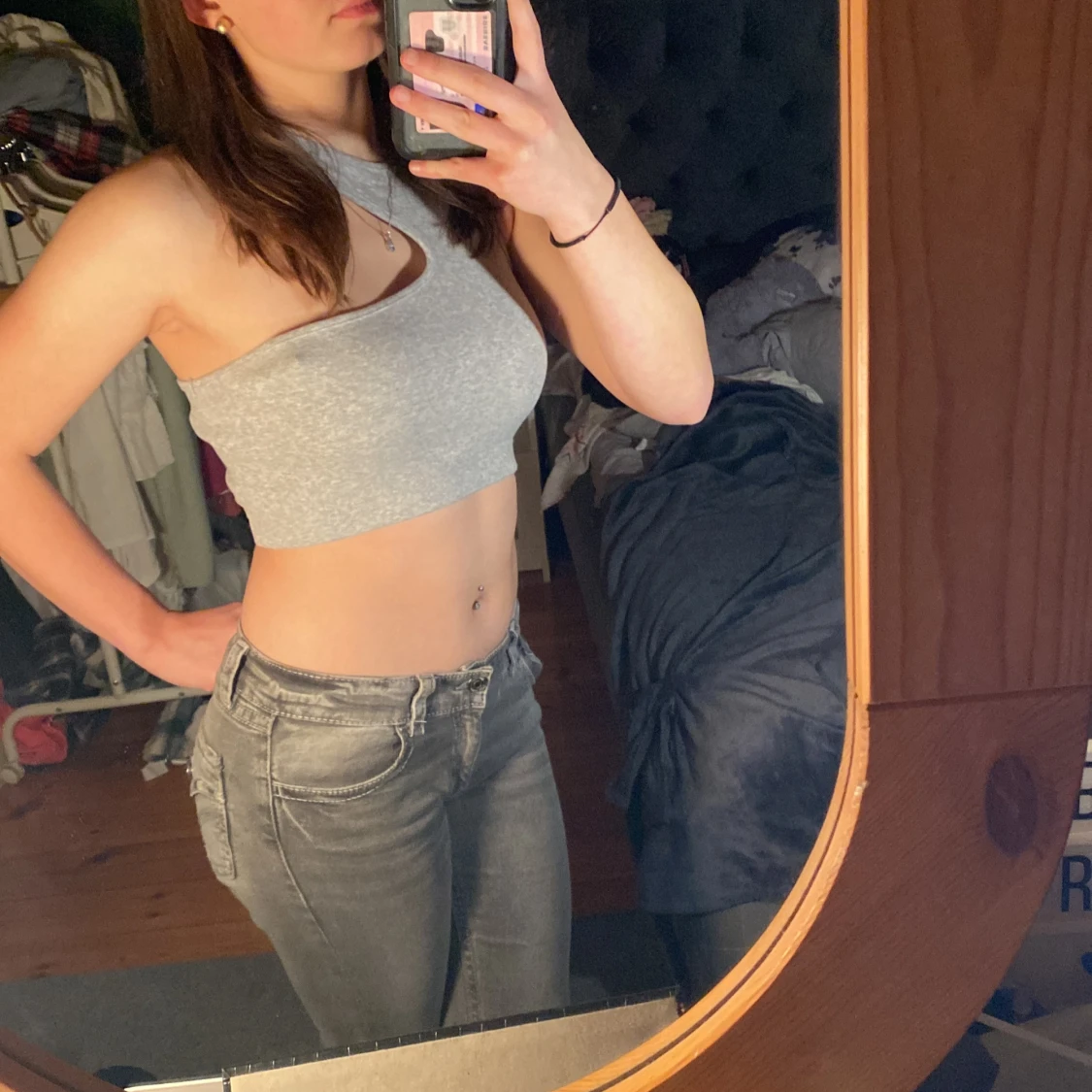 Grå croppad topp från Bik Bok