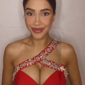 Bandageklänning nyskick - Använd endast för bilder inomhus. Normal i storleken, stretchigt tjockare tyg. Vadderade kupor. 