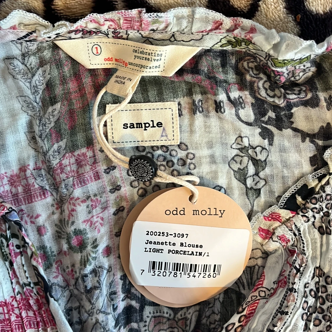 Mönstrad blus från Odd Molly - 91