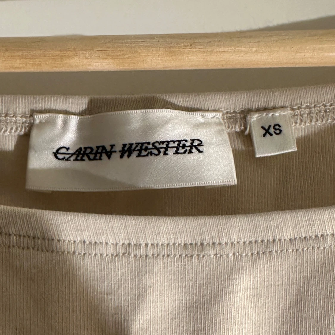 Beige långärmad topp från Gina Tricot - 4