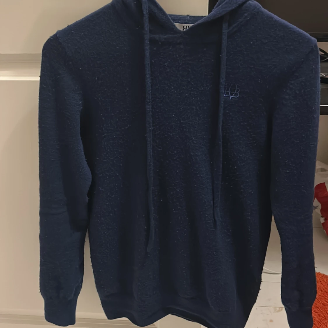 Mörkblå hoodie från Bvaldi