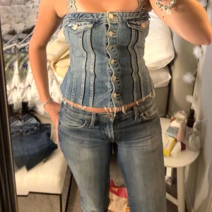 Jeanstopp med knappar - Snygg jeanstopp från Zara med knappar som inte kommer till användning längre