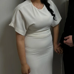 Vit långklänning - Använd bara 1 gång storlek 36/38 från zara