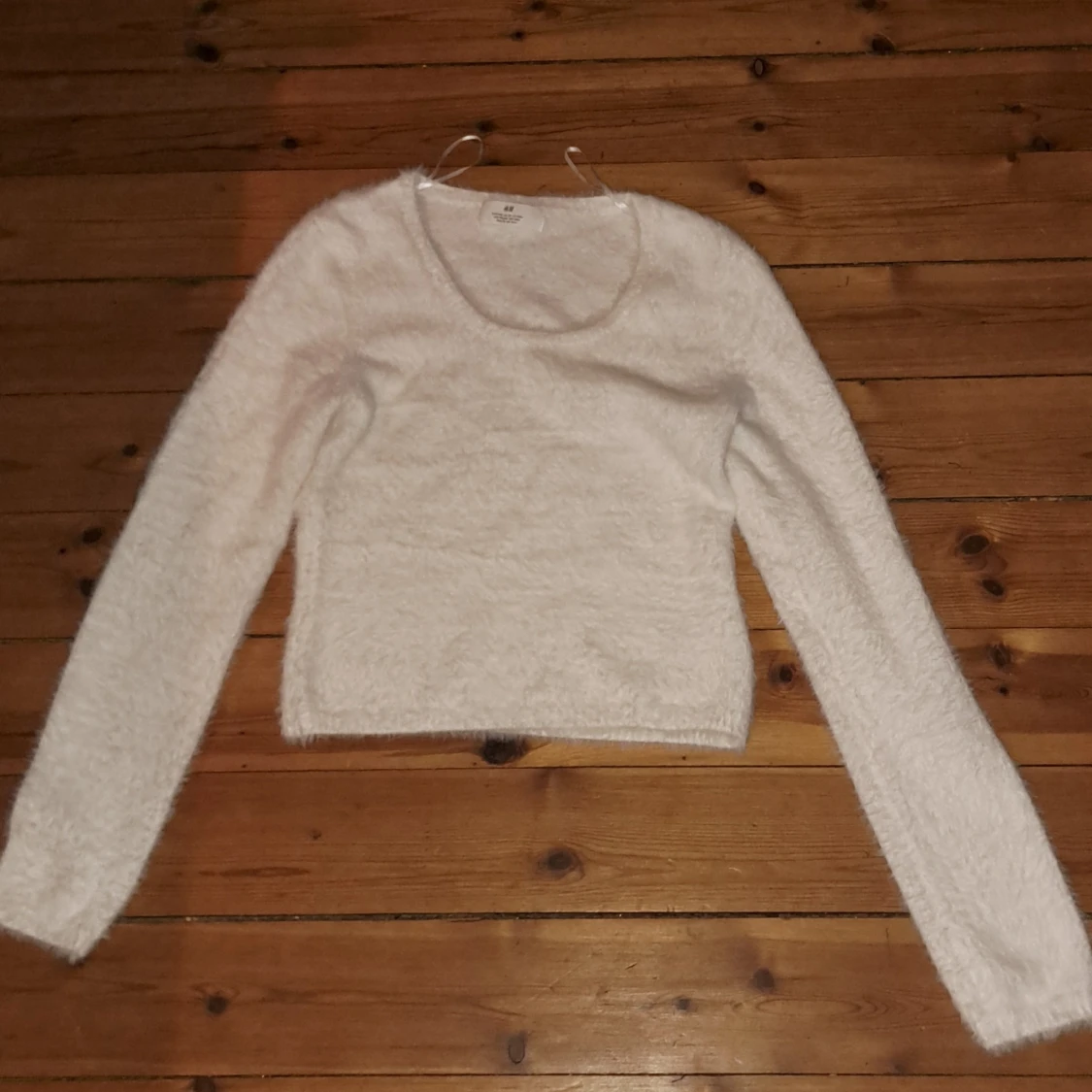 Vit fluffig tröja från H&M