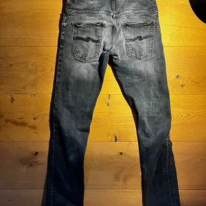 Nudie jeans - Ett par slim fit nudie jeans i storlek 29 32, Jeansen är i bra skick
