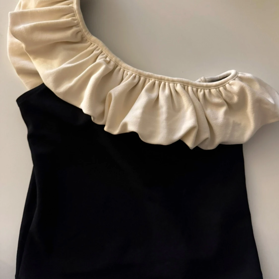 Oneshoulder topp - 2