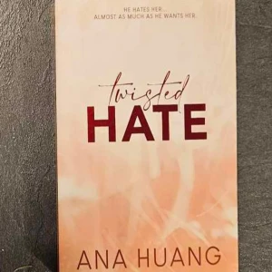 Twisted Hate - Aldrig läst innan, säljer hela serien men tänkte lägga ut dessa en för en också