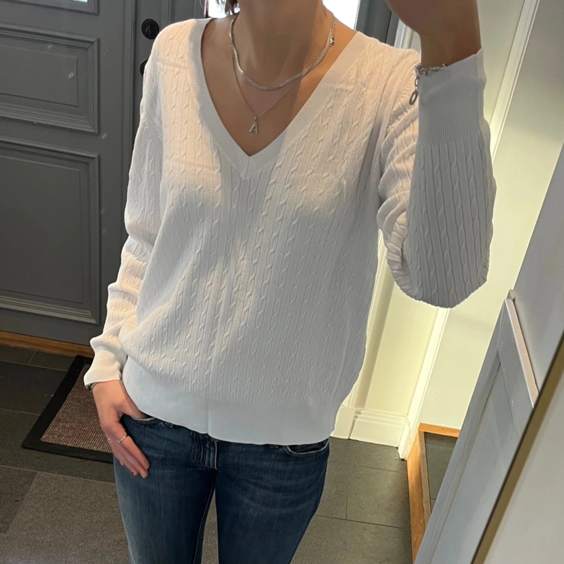 Vit stickad tröja  - 1