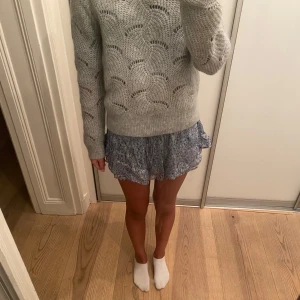 Set🩵🦋🫐↕️ - Otroligt snyggt sätt som både går att klä upp och klä ner beroende på tilfälle!!🙏🥰Nypris för hela sättet är 1200kr från Brownie Spain. Säljer helst hela sättet i ett men kan sälja separat!🍒Säljer för ca 500kr per plagg, men kan sälja för lägre om man köper båda💕