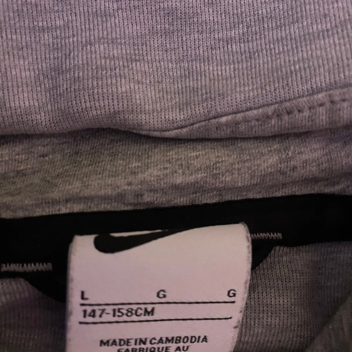 Grå huvtröja från Nike - 2