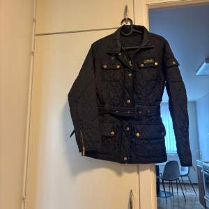 Äkta Barbour jacka original pris 2 500 kr  