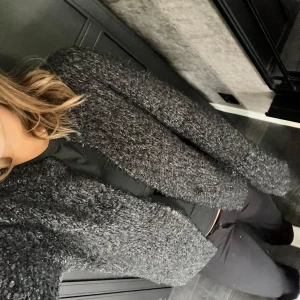 Glittrig kofta - Stickad kofta med glitter!  