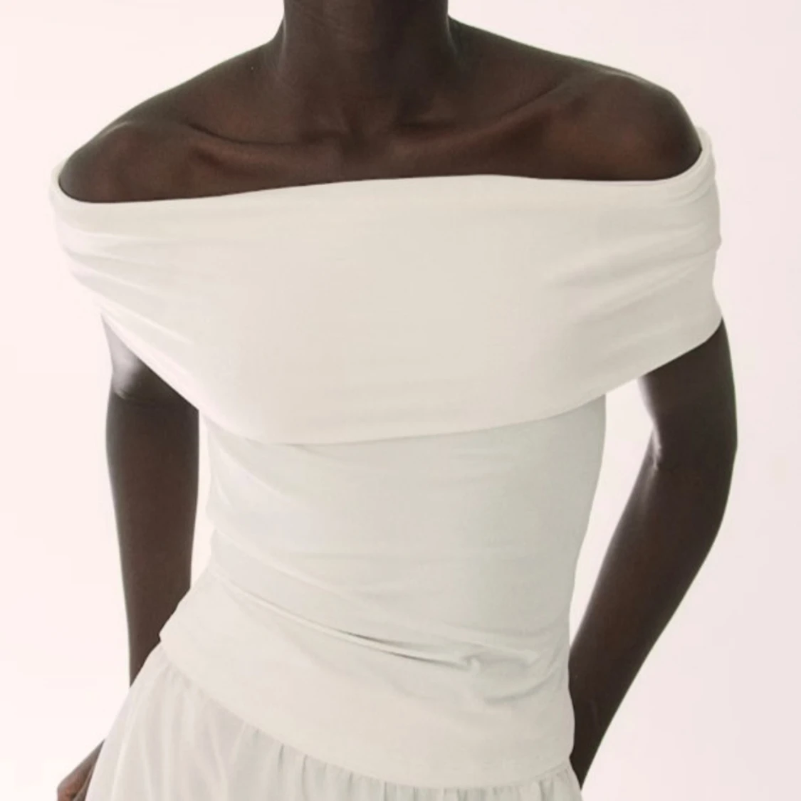 Off shoulder topp i trikå  - 90