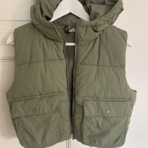 Pufferväst HM - Pufferväst från HM I storlek XS. Oanvänd. 