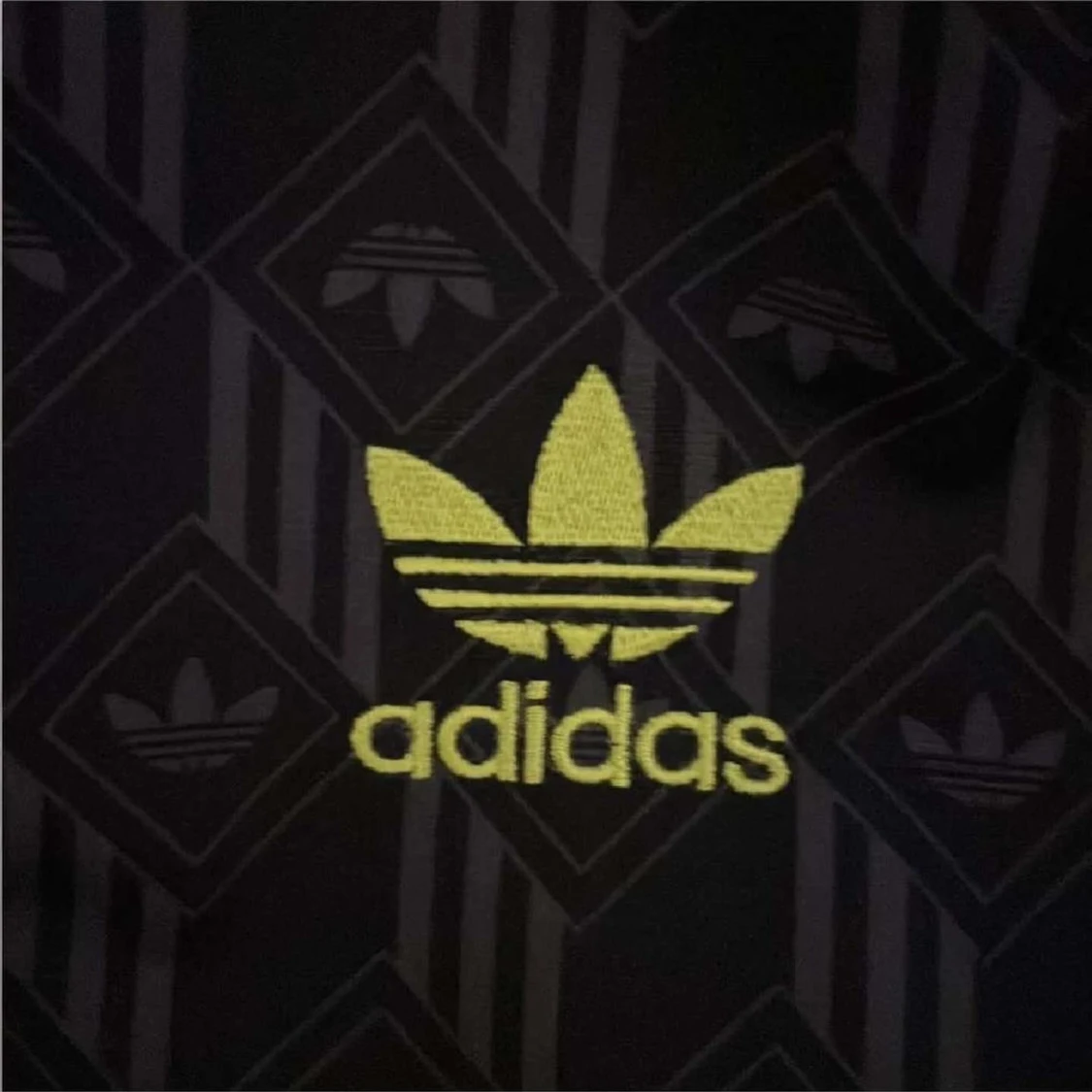 Adidas ziptröja - 90