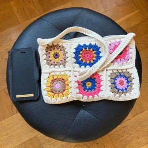 Pull&Bear virkad väska - Virkad väska från Pull&Bear. Strl se bild.