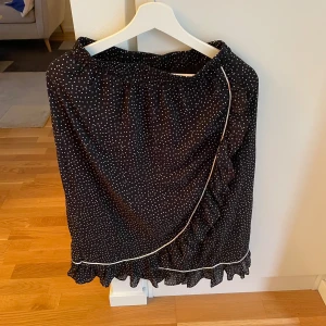 Prickig kjol NAKD - Utmärkt skick! 