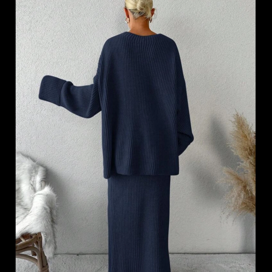 Mörkblå stickad klänning - 92