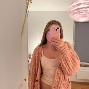 Stickad kofta - Super gullig stickad kofta från zara 💗💗💗💗