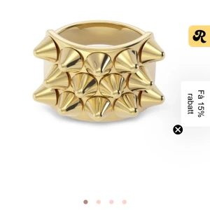 Edblad peak ring⭐️ - Säljer min Edblad peak ring i storlek 18,5 i guld eftersom att jag inte använder guld längre, väldigt sparsamt använd och kan även tänka mig att byta mot andra Edblad smycken i silver⭐️💛