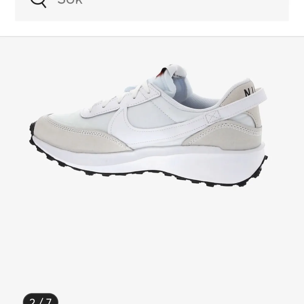  Beskrivning Oanvända jätte fina Nike skor. Storlek 42 pris 499 kr.. Skor.