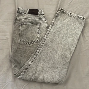 GRUNT - Baggy Jeans - | Storlek W30 L32 | Skick 9,5/10 | Nypris: Runt 1000kr | Mitt pris: 300kr | Säljer för att det är inte min stil | 