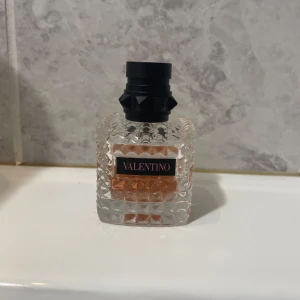 VALENTINO Born in Roma 50ml - Lite mer än hälften kvar 