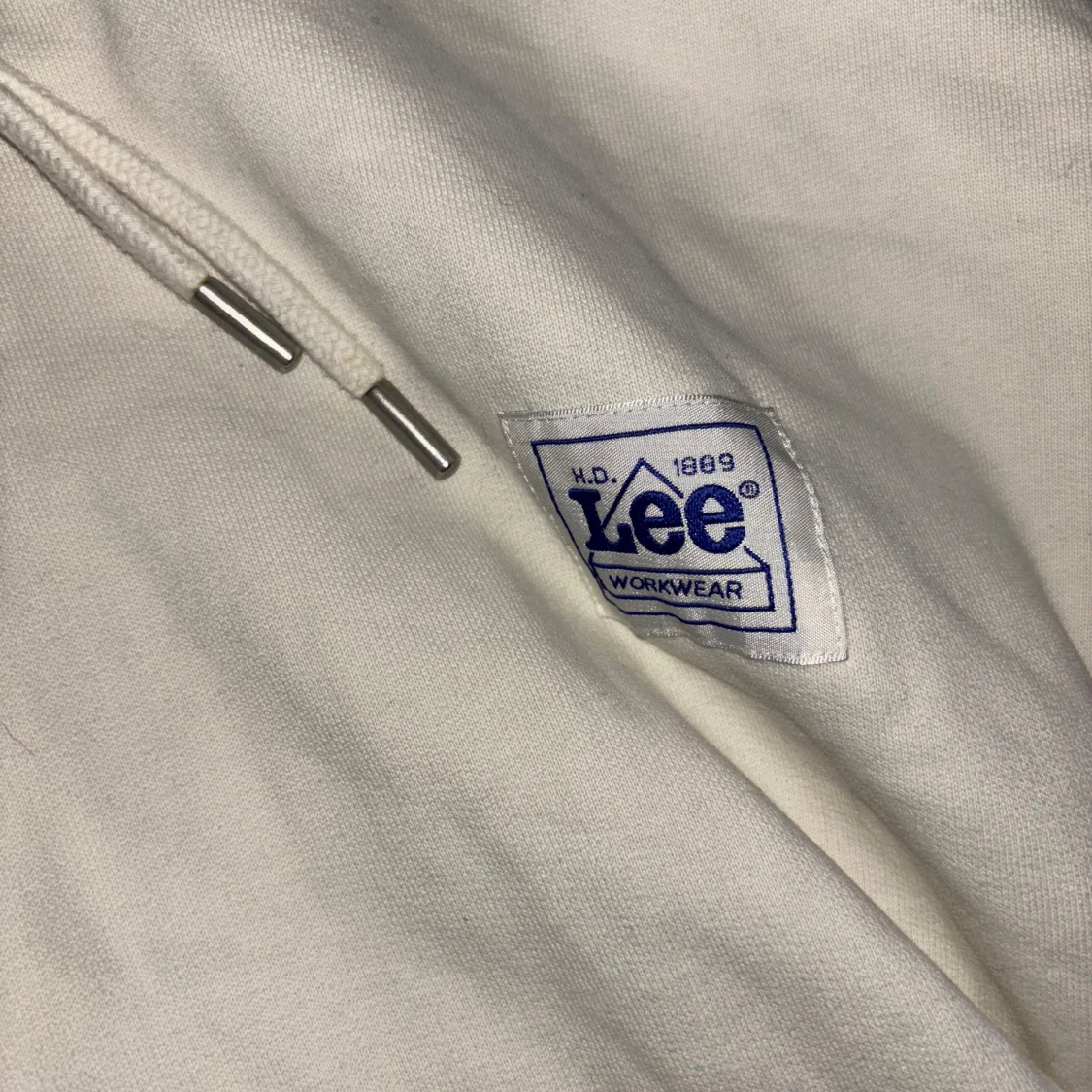 Vit hoodie från Lee - 90