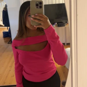 Rosa topp nakd  - Rosa stickad tröja från nakd. Frakt tillkommer 